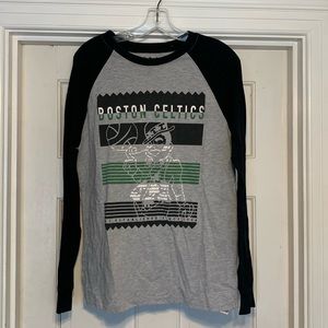 Men’s Medium size Boston Celtics long Sleeve TShirt